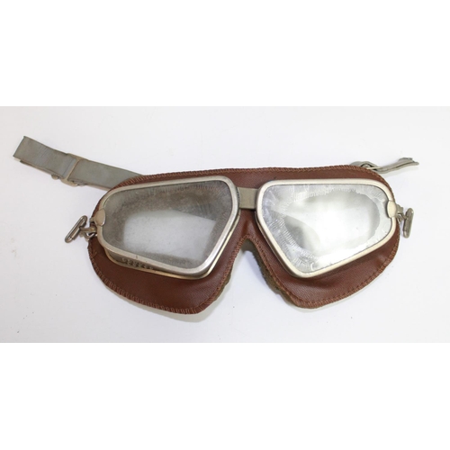 1466 - Three pairs of 20th century flying goggles