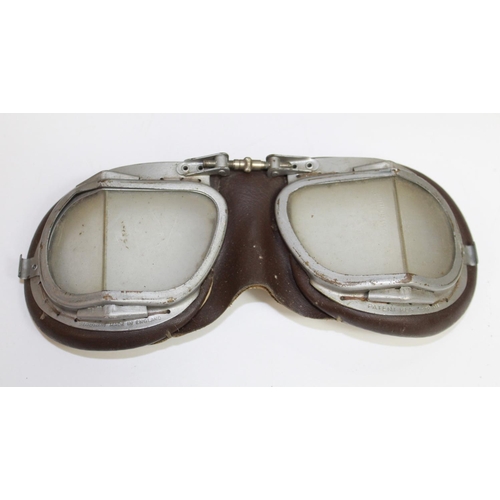 1466 - Three pairs of 20th century flying goggles