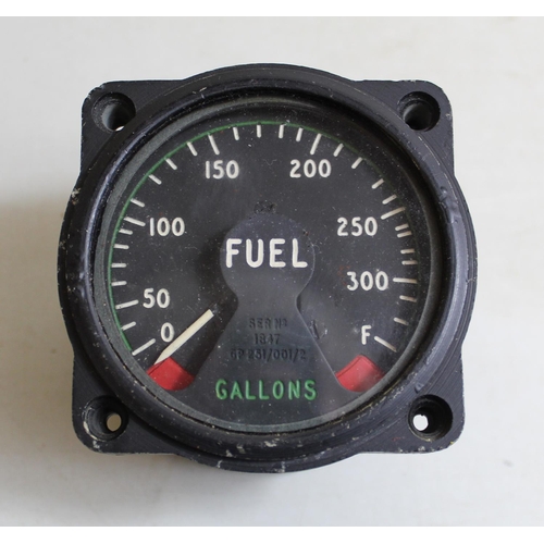 1374 - Cockpit fuel gauge(Gallons) Serial number 1847 GP 251/001/2. Transmitter fuel & oil pressure valve. ... 