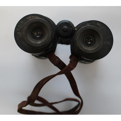 1409 - A.M . 6.E/293 X 6 field binoculars, number 13805 Dated 1944, in original leather case. Pair of A.M. ... 