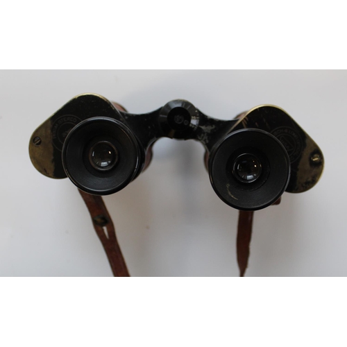 1410 - Bausch & Lomb, U.S. Army Signal Corps Binoculars. Serial number EE70885, power 6. In original leathe... 