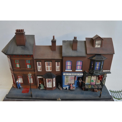 139 - Circus collection to include W. Britain's 08673 Circus Street Parade Diorama with box (missing Land ... 