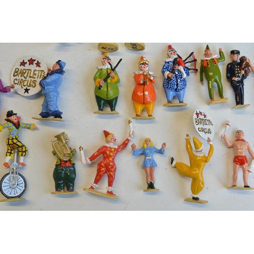 139 - Circus collection to include W. Britain's 08673 Circus Street Parade Diorama with box (missing Land ... 