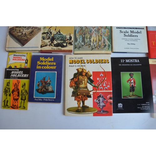 141 - Collection of reference books concerning miniature figure modelling (some foreign text examples) to ... 