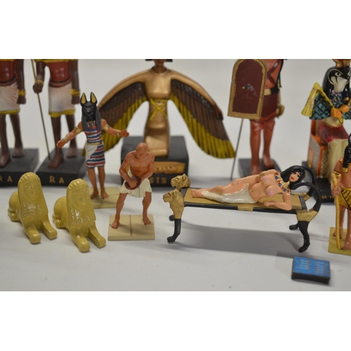 91 - Interesting diorama titled 'Egyptian Harem' with various painted 54mm metal figures (W32xD15.5xH14cm... 