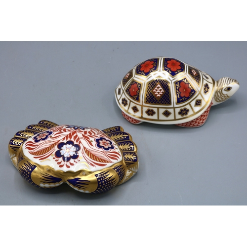 323 - Royal Crown Derby Imari paperweights, Tortoise and Crab, both with gold stoppers, max. H6cm