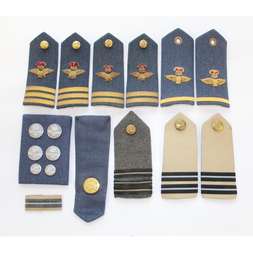 1430 - Sets of RAF epaulettes. Squadron Leader, Flight Lieutenant, Flying Officer, etc.