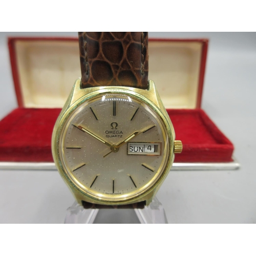 287 - Omega gold plated quartz wristwatch with day date, signed silvered dial, applied baton indices, cent... 