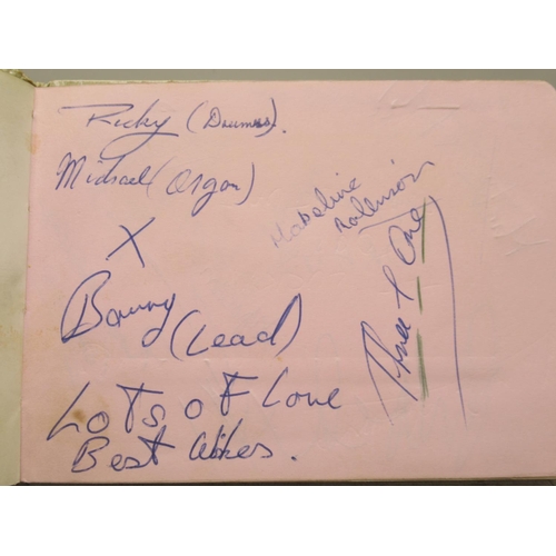 226 - C20th autograph book cont. signatures from The Crestas, The Mark V Rhythm Group, Johnny Winters and ... 