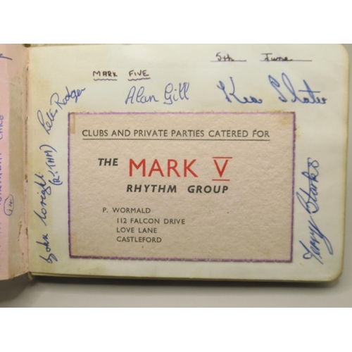 226 - C20th autograph book cont. signatures from The Crestas, The Mark V Rhythm Group, Johnny Winters and ... 