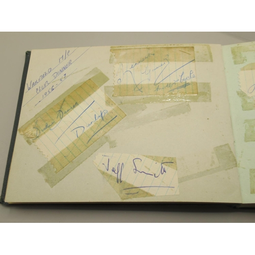 227 - C20th autograph book cont. signatures from the New Zealand Rugby League 1947/48 team, Horatio Carter... 