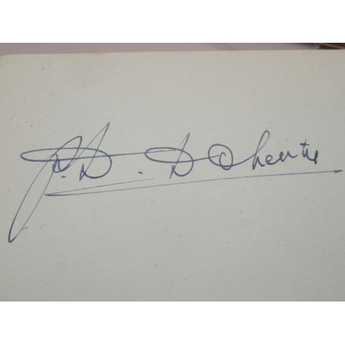 227 - C20th autograph book cont. signatures from the New Zealand Rugby League 1947/48 team, Horatio Carter... 