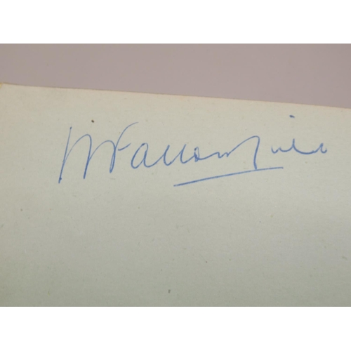 227 - C20th autograph book cont. signatures from the New Zealand Rugby League 1947/48 team, Horatio Carter... 