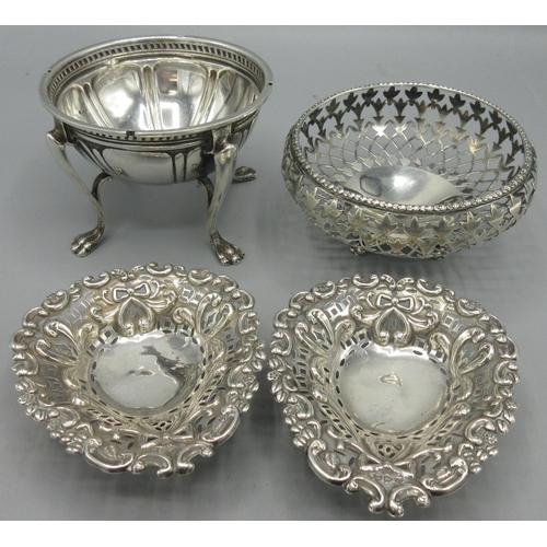 205 - Edwardian silver sugar bowl, partly lobed body, raised on four legs with paw feet by Martin Hall & C... 