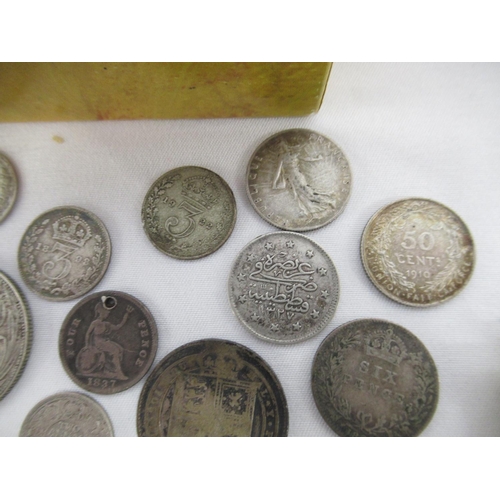 137 - Mixed collection of British and International coins & Banknotes to inc. small collection of Silver c... 