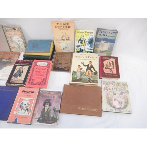 283 - Mixed collection of Childrens books to inc. Babar, Pinocchio, The Pooh Sketchbook, Pepe Moreno, etc.