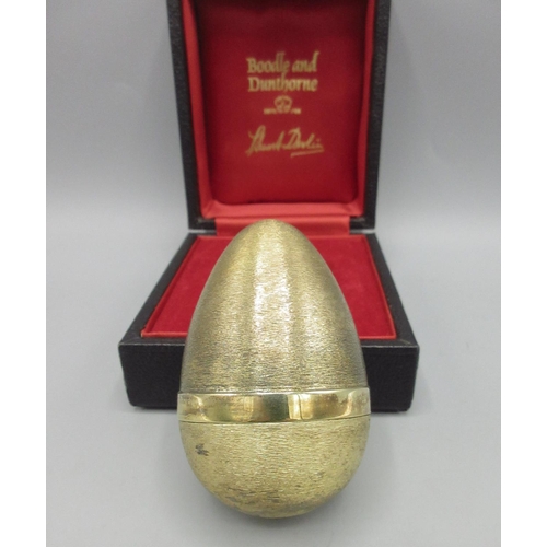 656 - Stuart Delvin surprise-egg, London, 1972, in a textured effect, opening to reveal a frog on a lily p... 