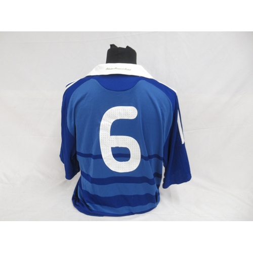 352 - Signed French football shirt No.6, size XL