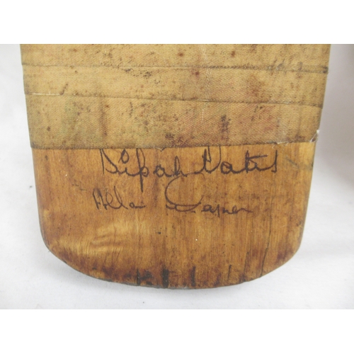 360 - Worcestershire C.C.C. signed cricket bat (a/f), Derbyshire C.C.C. signed Cricket bat and another sig... 