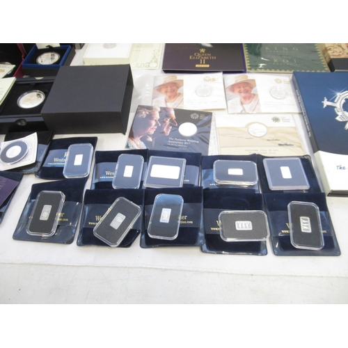 113 - Collection of Silver Proof coins and ingots, encapsulated in cases and sets, majority with COAs, to ... 