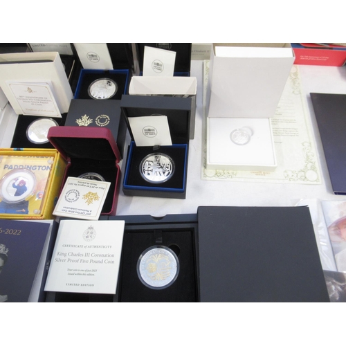 113 - Collection of Silver Proof coins and ingots, encapsulated in cases and sets, majority with COAs, to ... 