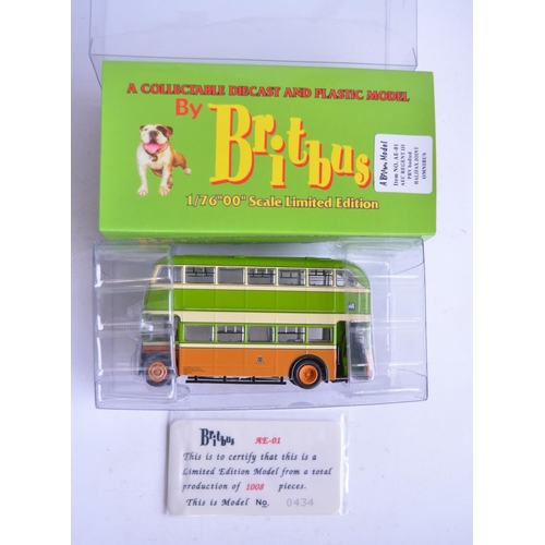 27 - Mixed collection of diecast model vehicles to include eleven 1/76 scale (OO gauge) buses from Corgi'... 