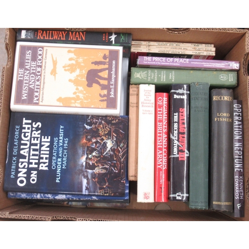 302 - Mixed collection of Military history books covering the 1st & 2nd World Wars (4 boxes)