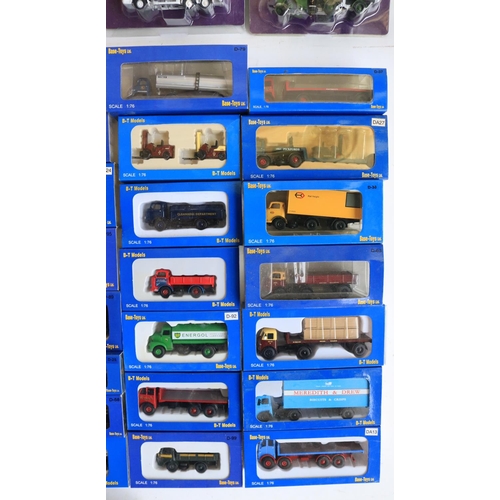 31 - Collection of 1/76 scale (OO gauge) diecast vehicle models from Base-Toys, Classix, Bachmann and Gil... 