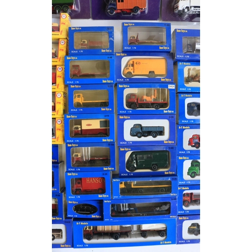 31 - Collection of 1/76 scale (OO gauge) diecast vehicle models from Base-Toys, Classix, Bachmann and Gil... 