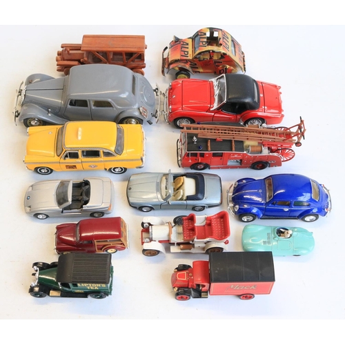 37 - Mixed collection of model vehicles and cars to include Forces Of Valour military, Oxford Diecast, Bu... 