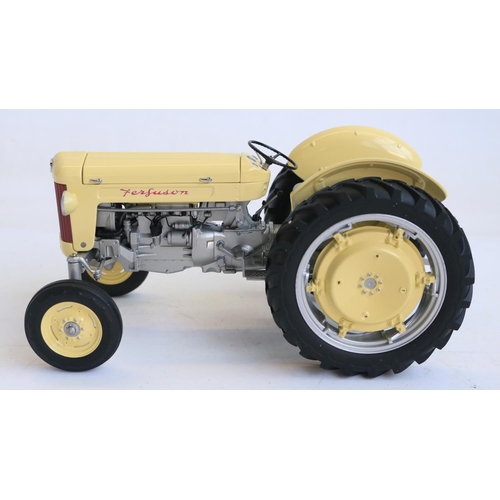 43 - Boxed Universal Hobbies 1/16 scale limited edition (1500 pcs) diecast 1957 Ferguson Hi40 tractor mod... 