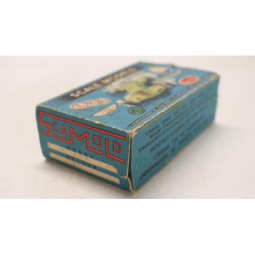 47 - Vintage pre-war boxed ScaMold (Scale Models) metal E.R.A. racing car model in poor/damaged condition... 