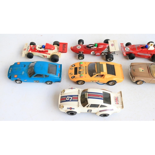 69 - Collection of boxed and unboxed 1/32 scale Scalextric slot cars to include boxed vintage Super Formu... 