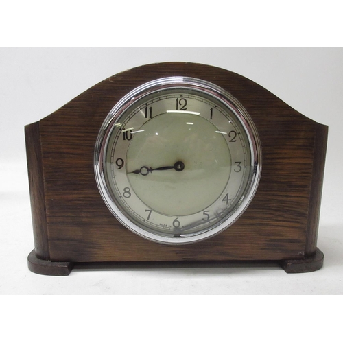 201 - Elliott Clocks for Fattorini Bradford, 8 day Art Deco oak mantle timepiece, cream dial with applied ... 