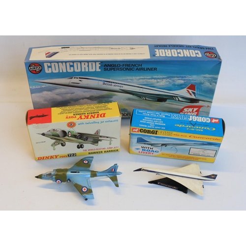 88 - Dinky Toys 722 Hawker Harrier in very good working condition (please note pitot tube snapped off) wi... 