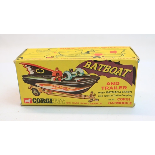 84 - Vintage boxed Corgi 107 Batboat in good slightly dusty overall condition, some peeling of stickers, ... 