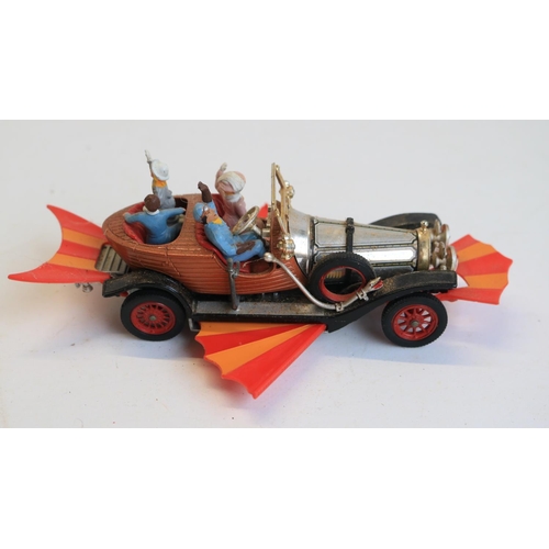 86 - Vintage boxed Corgi Toys 266 Chitty Chitty Bang Bang, model in very good but dirty condition with wo... 