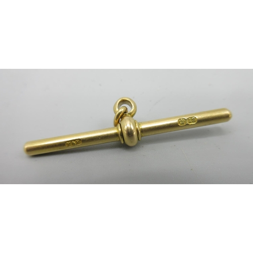 4 - 18ct yellow gold T bar, stamped 18, 3.8g