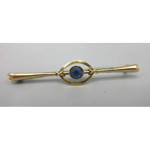 5 - 15ct yellow gold bar brooch set with round cut sapphire, stamped 15ct, 2.0g