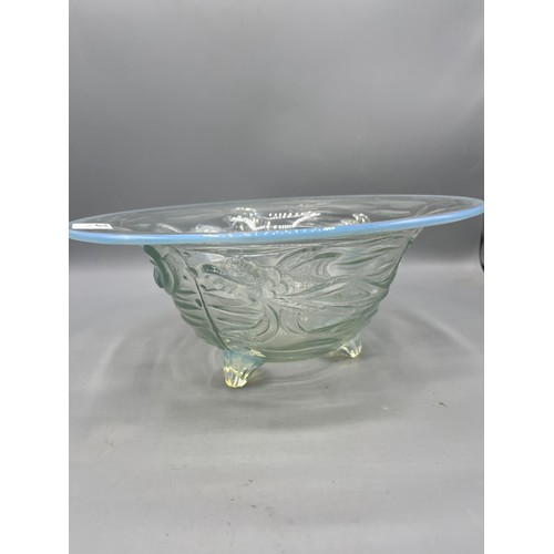 324 - A Jobling opalescent pressed glass bowl with a fish design, W27cm