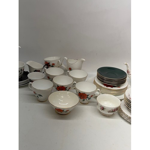 382 - Collection of Royal Albert tea ware incl. 'Lavender Rose', 'Tahiti' and 'Masquerade' (3 boxes)