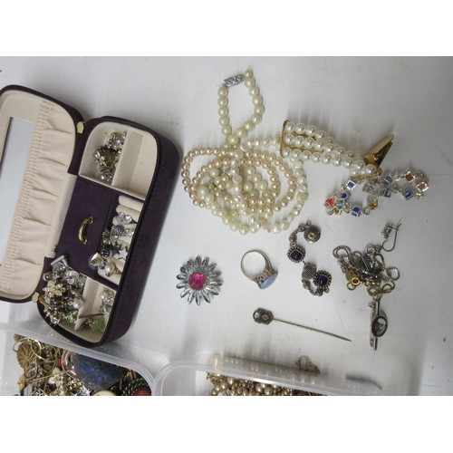 26 - Collection of silver jewellery including bracelet, ring, drop earrings etc. 47.1g, and a collection ... 