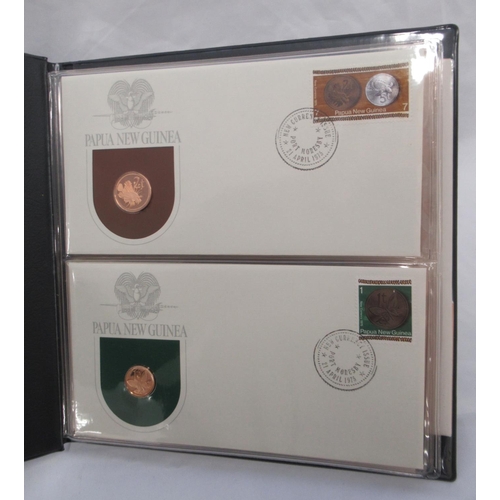 789 - Assorted collection of coin/medallic covers to inc. The Danbury Mint 'The Post Office Official Comme... 