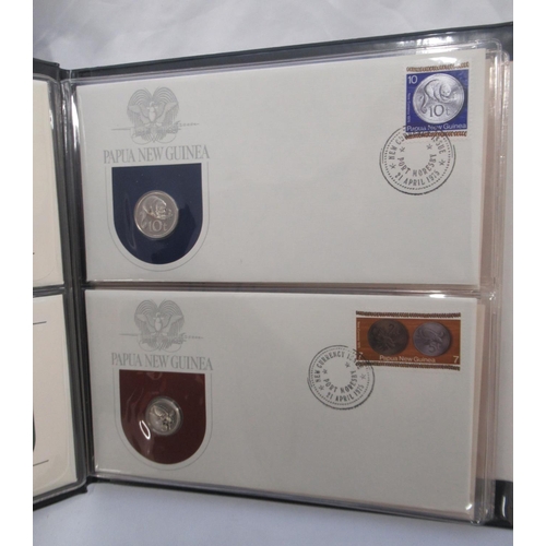 789 - Assorted collection of coin/medallic covers to inc. The Danbury Mint 'The Post Office Official Comme... 