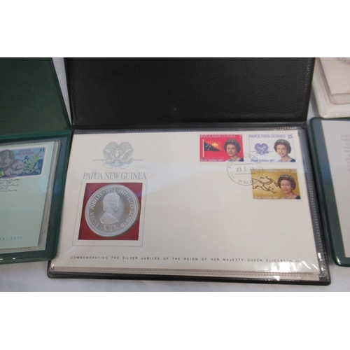 789 - Assorted collection of coin/medallic covers to inc. The Danbury Mint 'The Post Office Official Comme... 