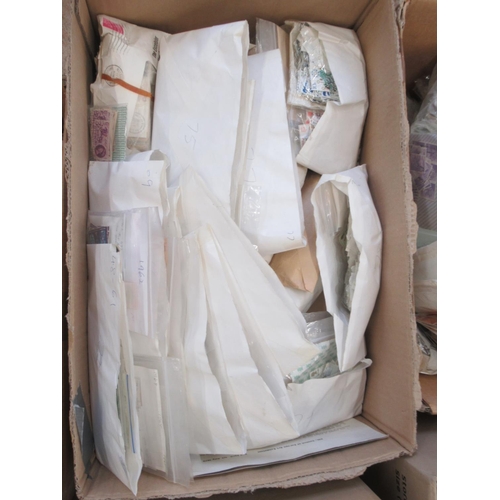 790 - Large collection of loose and stuck on envelopes c20th British stamps in 5 boxes