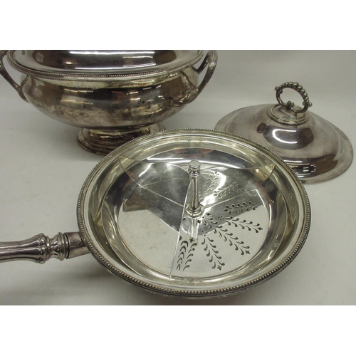 1237 - Walker & Hall silver plate serving dish with internal divider one section pierced, and a conforming ... 