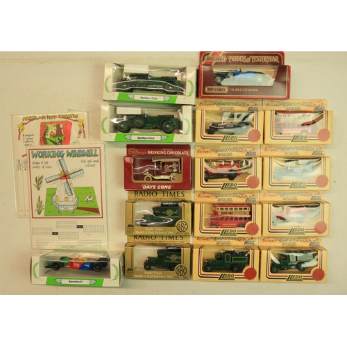 94 - Collection of boxed and unboxed diecast model vehicles from Hot Wheels, Matchbox, Corgi, Majorette (... 