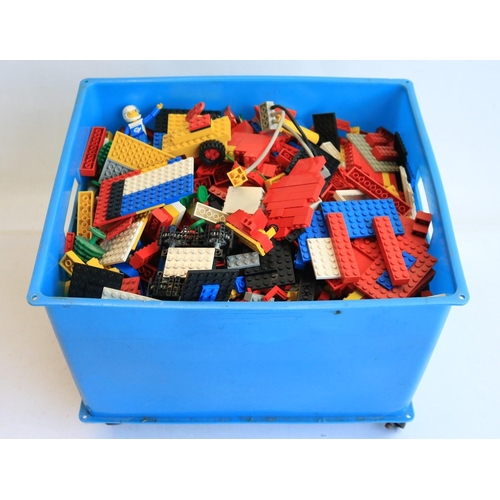 420 - Box of loose Lego including Technic

Shipping £38.00 plus vat (UK Only)