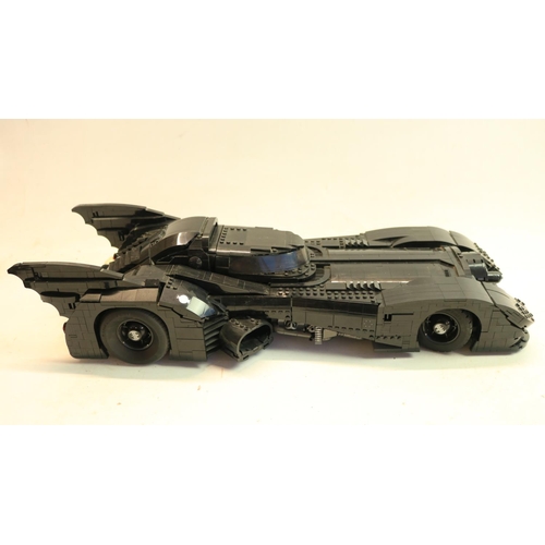 424 - Two Lego Batman Batmobiles to include large set 76139 1989 Batmobile (model a little dusty) and Tech... 